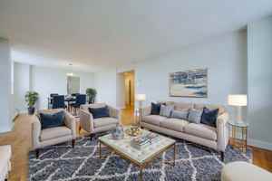 featured image of 100 Queen St N