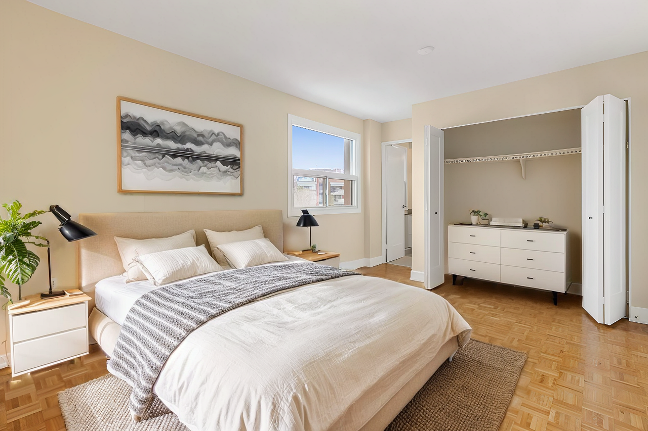 Richmond Park Square - Photo 4 of 10