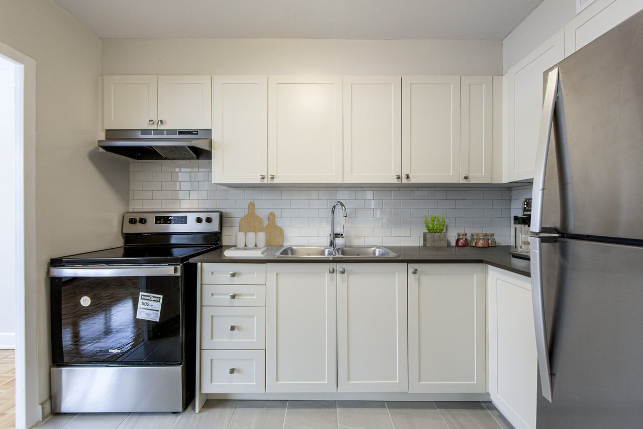 Esterbrooke Apartments - Photo 2 of 13