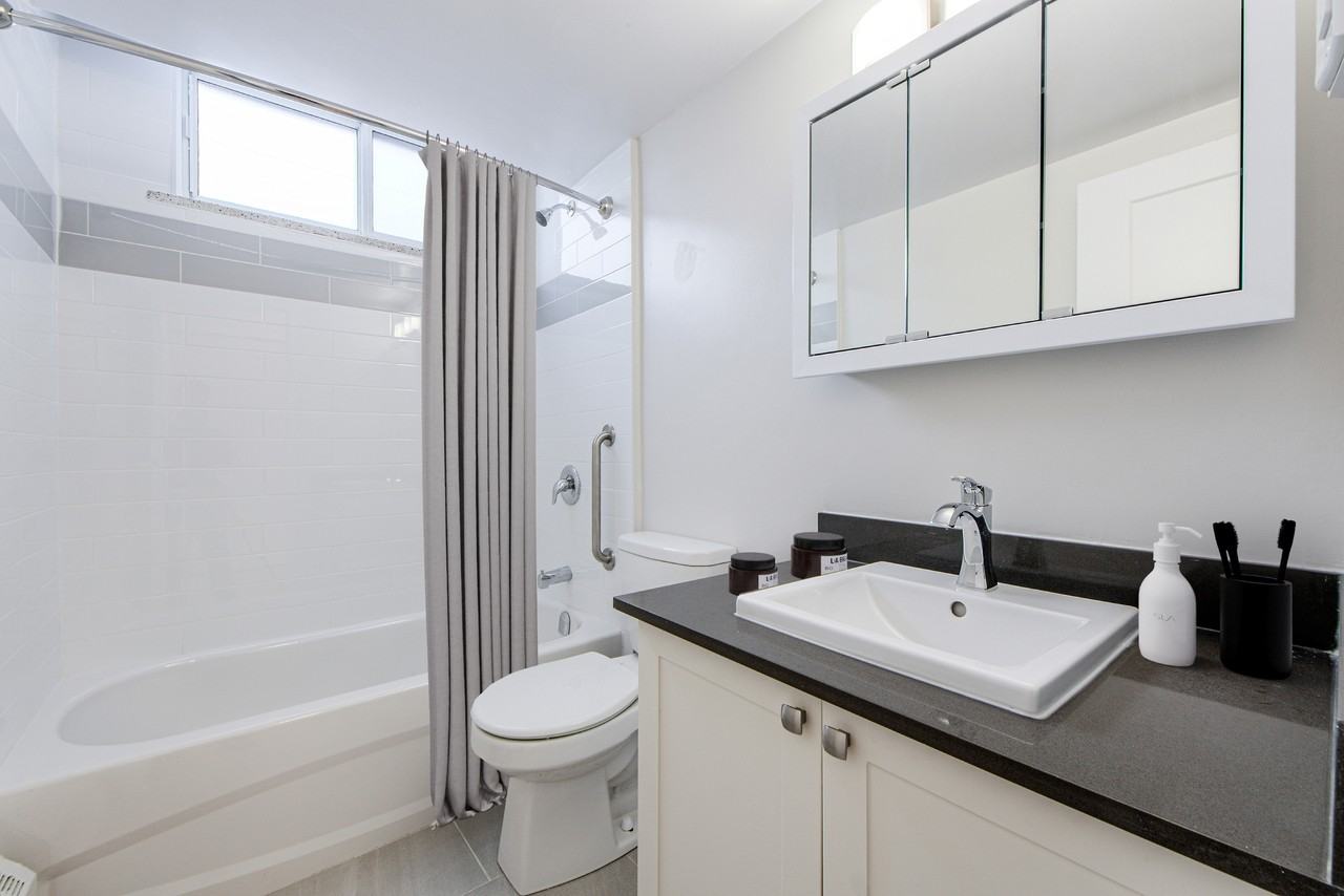 Esterbrooke Apartments - Photo 4 of 13