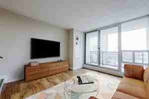 featured image of 200 Bay St S