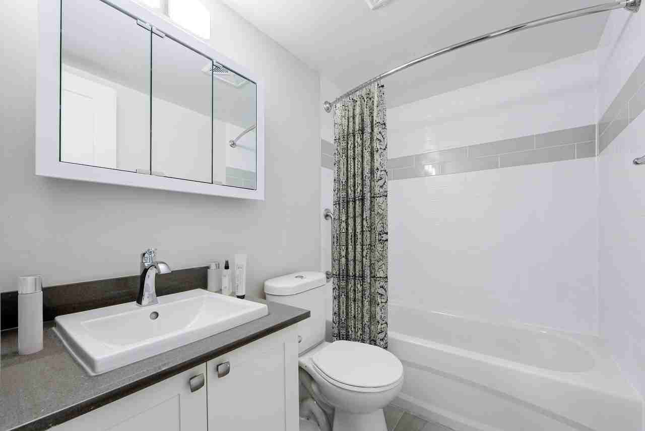 Bay 200 - Photo 5 of 12