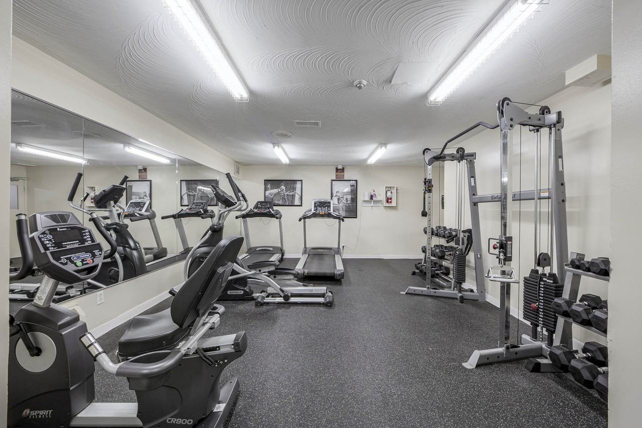 Lakewood Apartments I - Photo 6 of 10