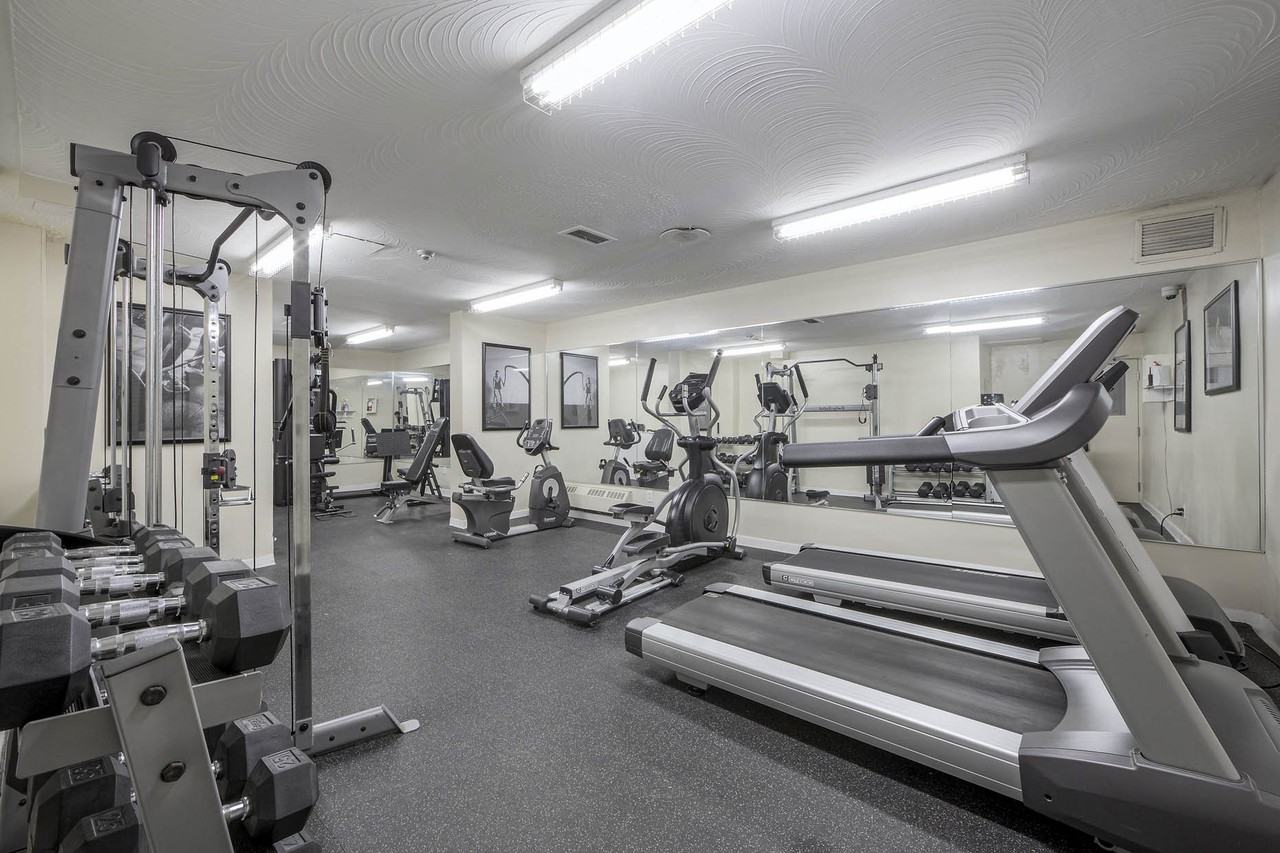 Lakewood Apartments I - Photo 7 of 10