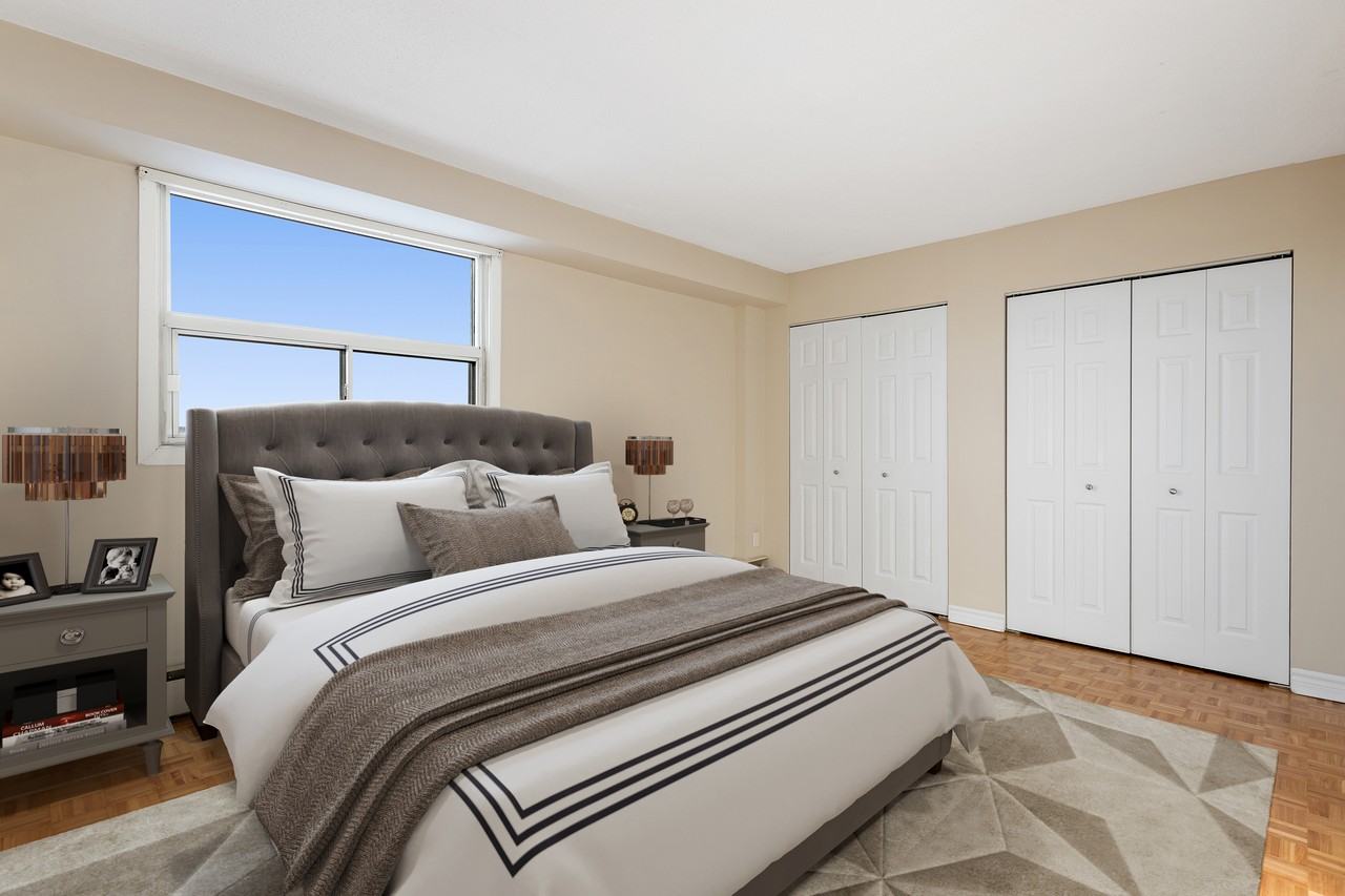 The Lamplighter - Photo 3 of 7