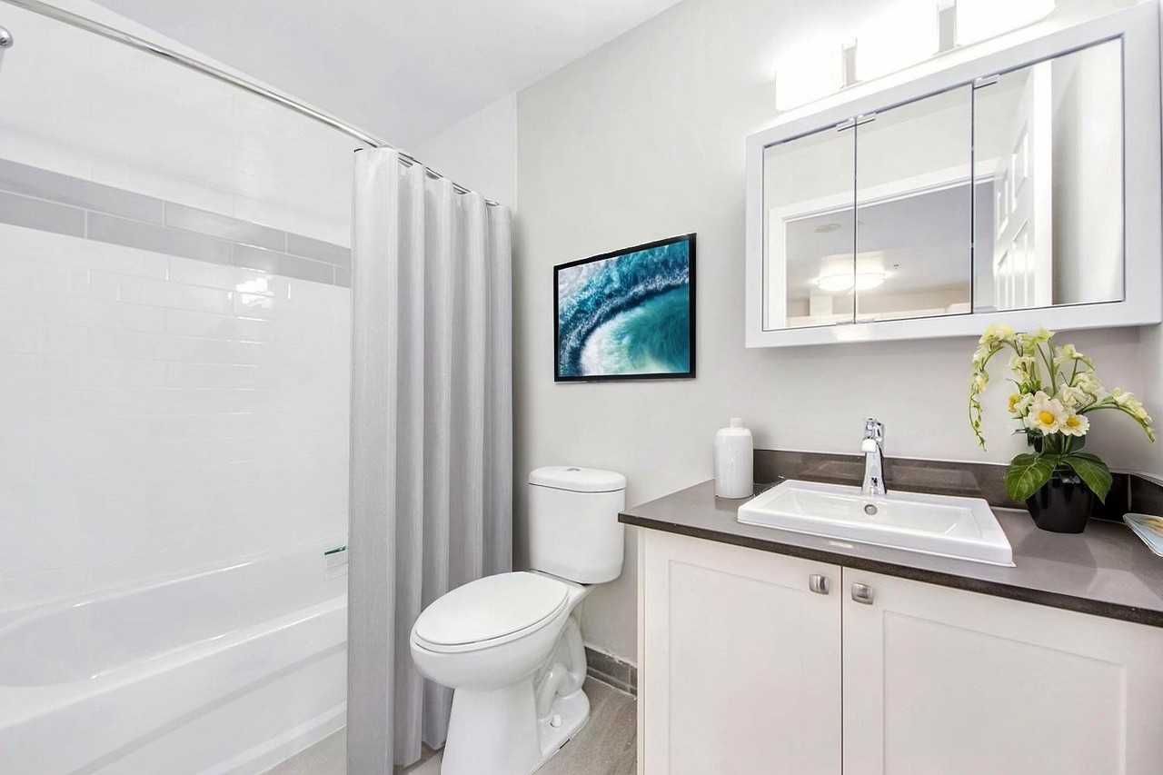 890 Mount Pleasant Apartments - Photo 4 of 11