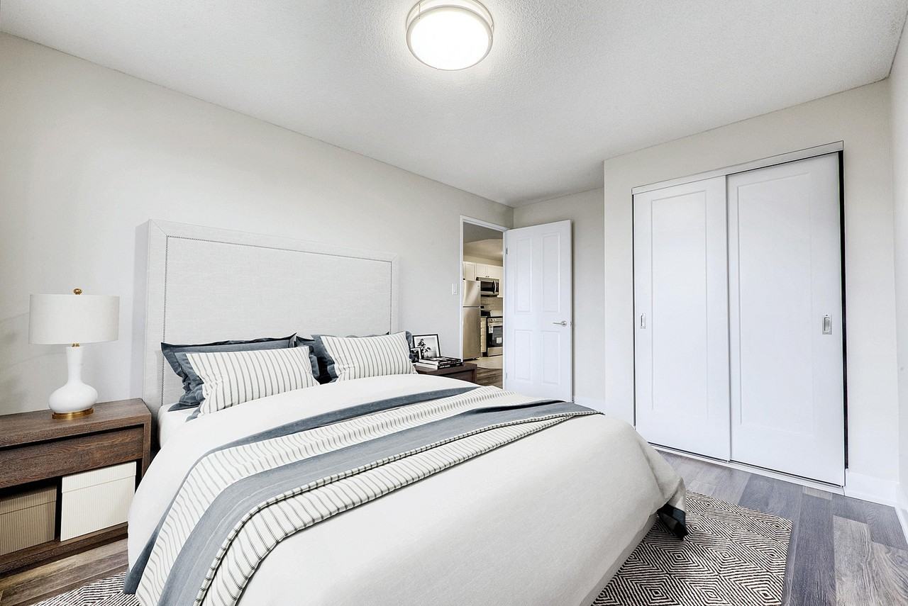 Upper Canada Apartments 165 - Photo 4 of 12