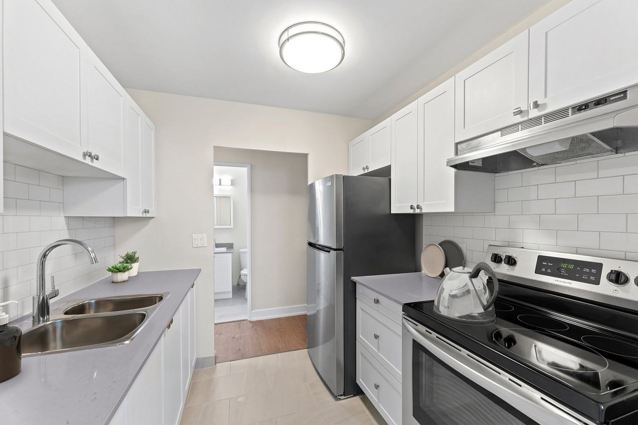 Dornia Manor - Photo 3 of 11