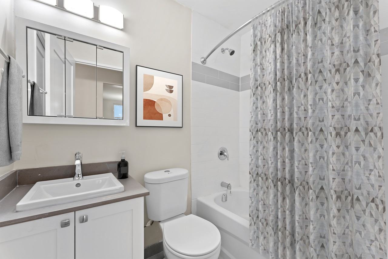 Dornia Manor - Photo 4 of 11