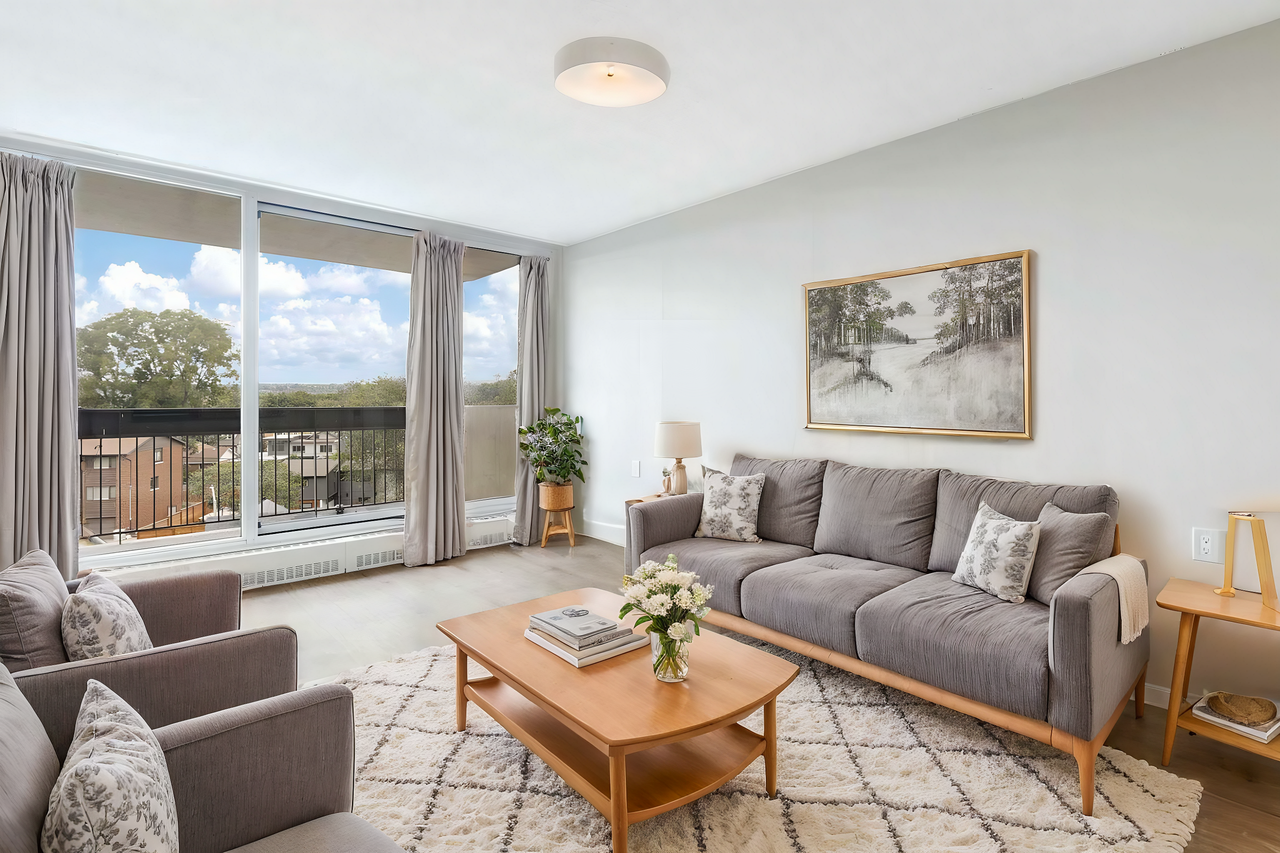 Lord Richmond - Photo 4 of 15