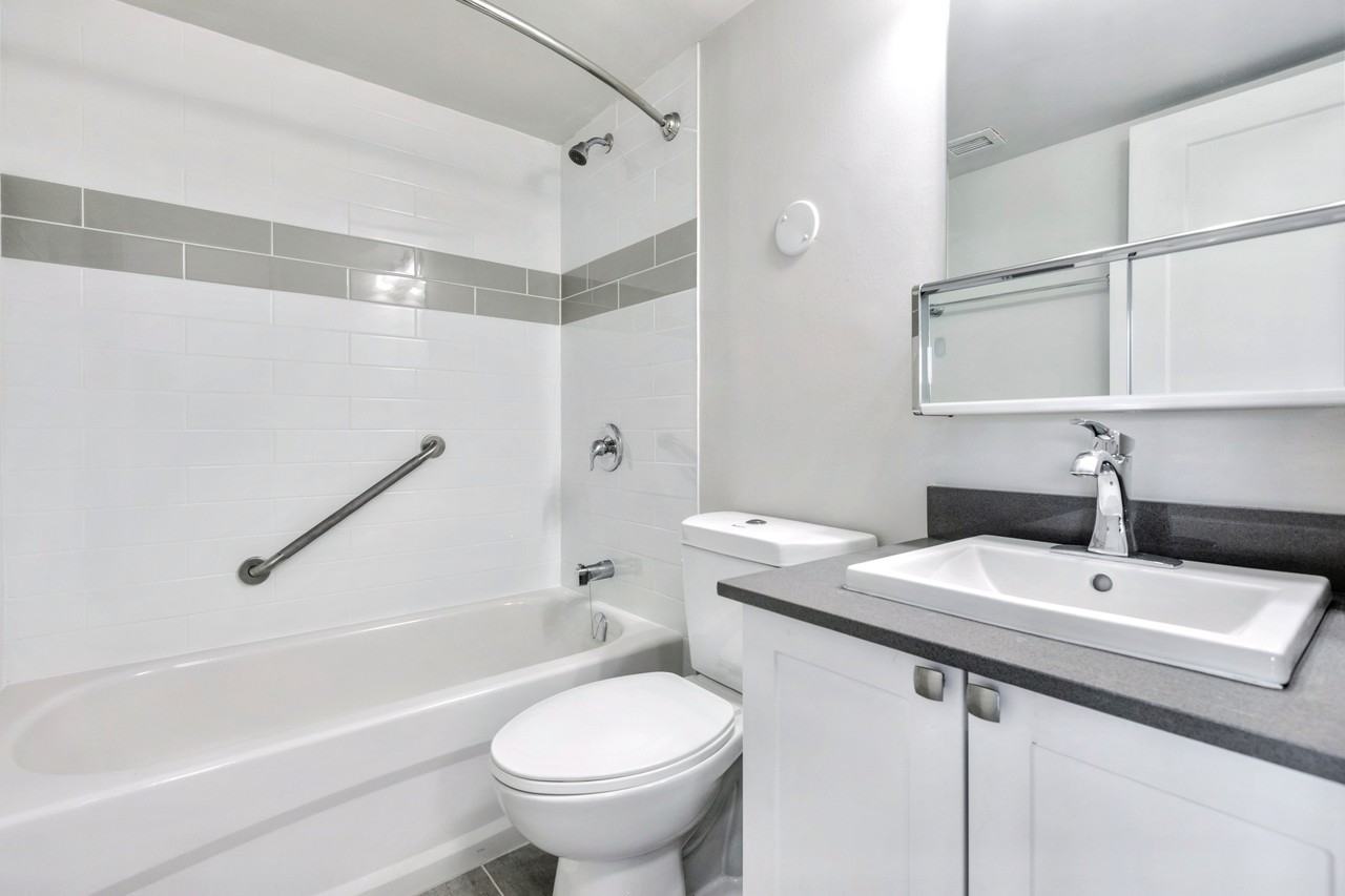 Lord Richmond - Photo 7 of 15