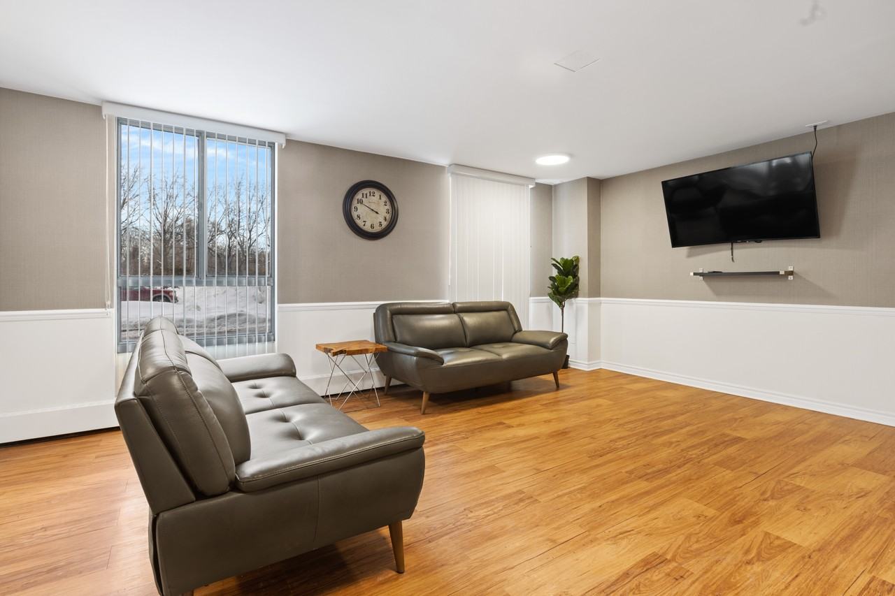 Arlington Apartments - Photo 7 of 11