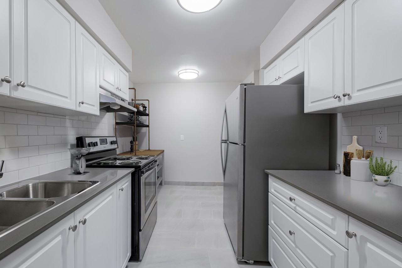 Crown Tower Apartments - Photo 3 of 17