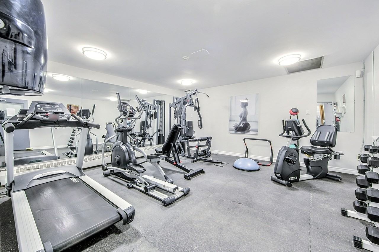 Crown Tower Apartments - Photo 6 of 17