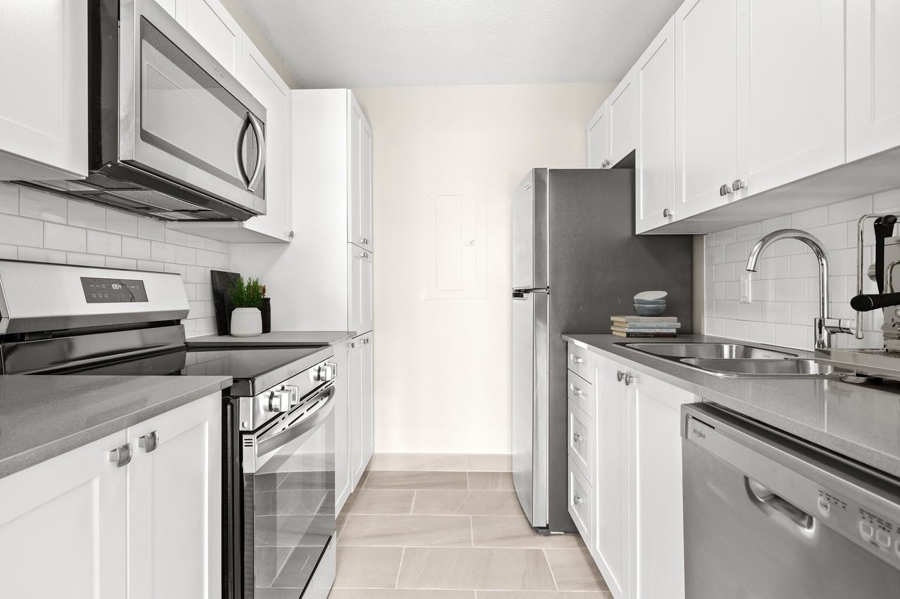 Sussex House - Photo 4 of 12