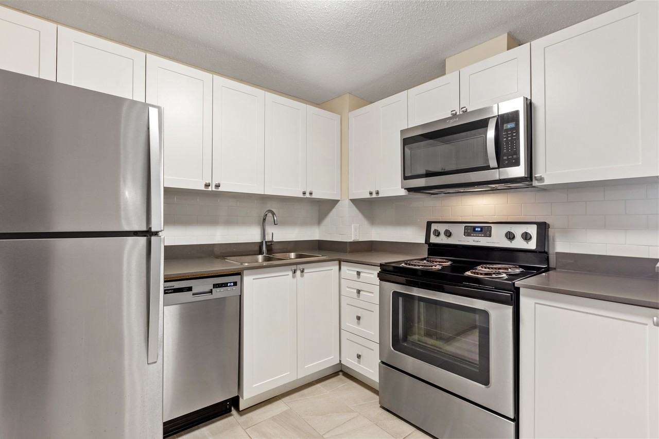 The Woodbine - Photo 2 of 10