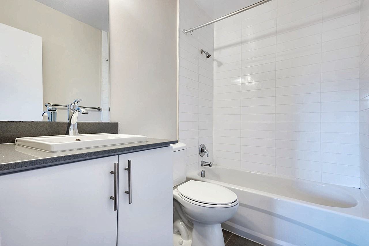 Metropolitan Towers - Photo 6 of 13