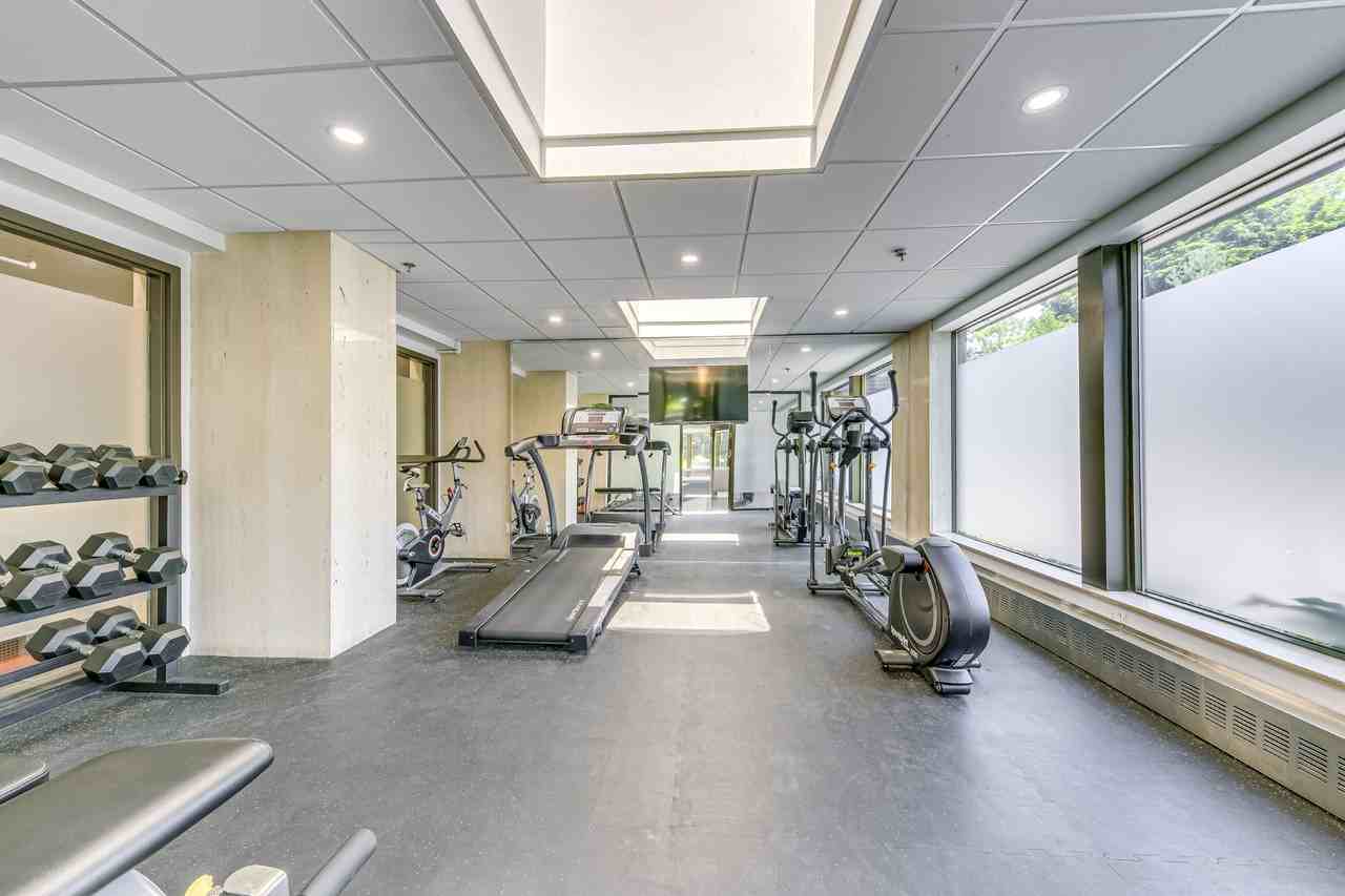 Metropolitan Towers - Photo 7 of 13