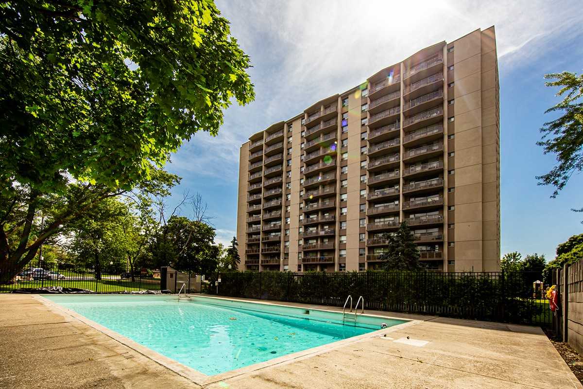 Royale Towers - Photo 7 of 11