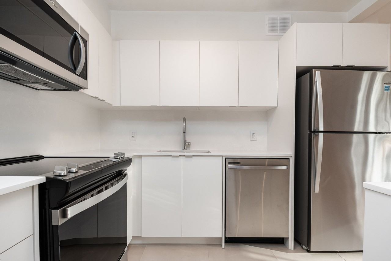 263-265 Dixon Rd - Photo 2 of 50