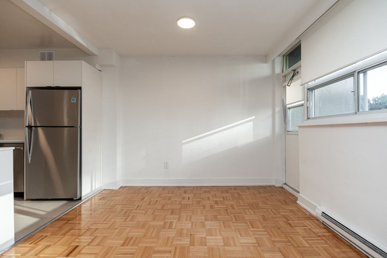 263-265 Dixon Rd - Photo 4 of 50