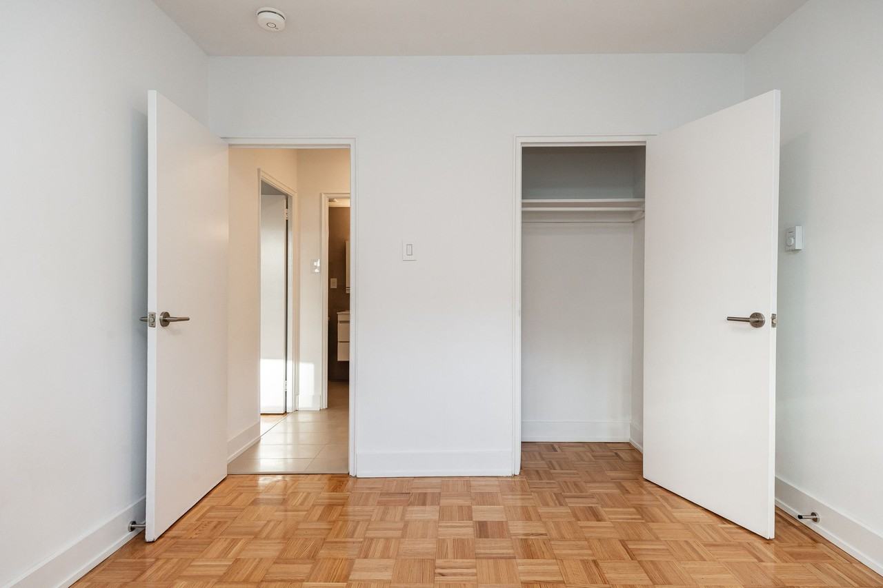 263-265 Dixon Rd - Photo 6 of 50