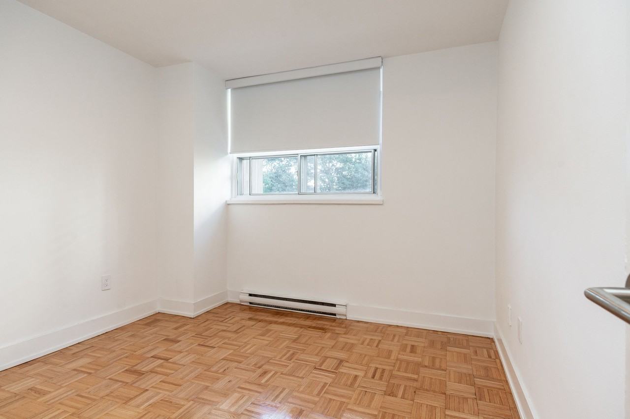 263-265 Dixon Rd - Photo 7 of 50