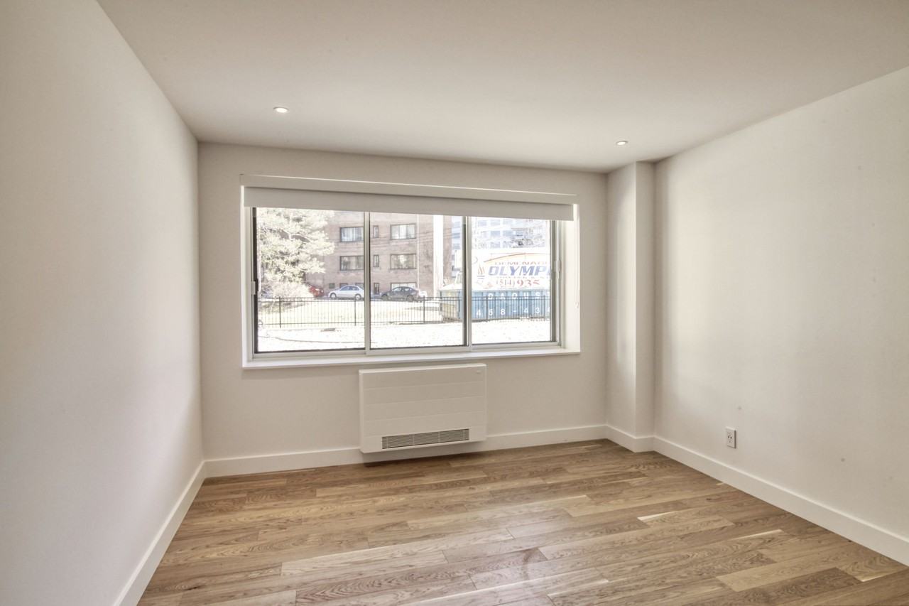 4555 Bonavista Avenue - Photo 4 of 50