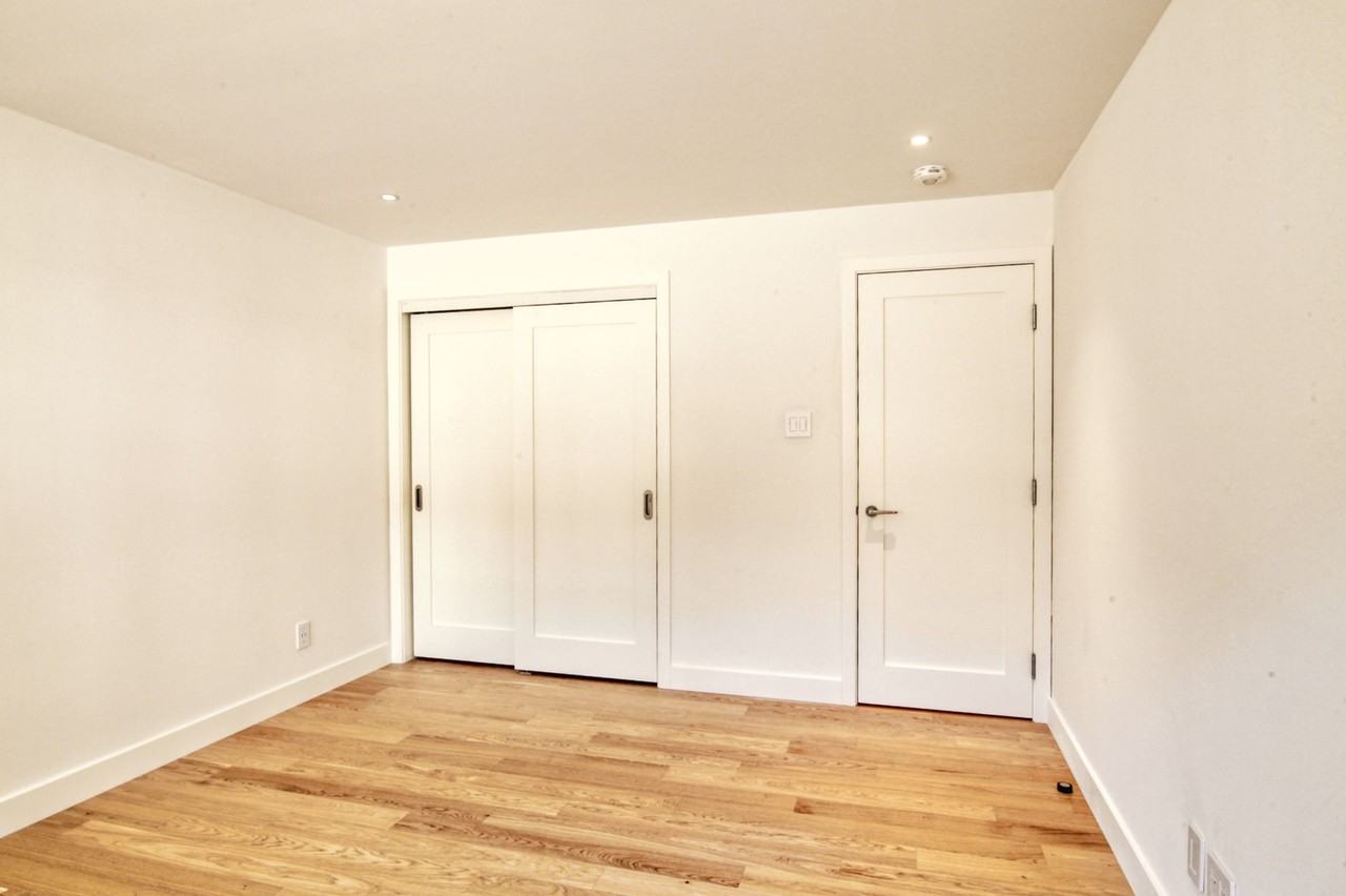 4555 Bonavista Avenue - Photo 5 of 50