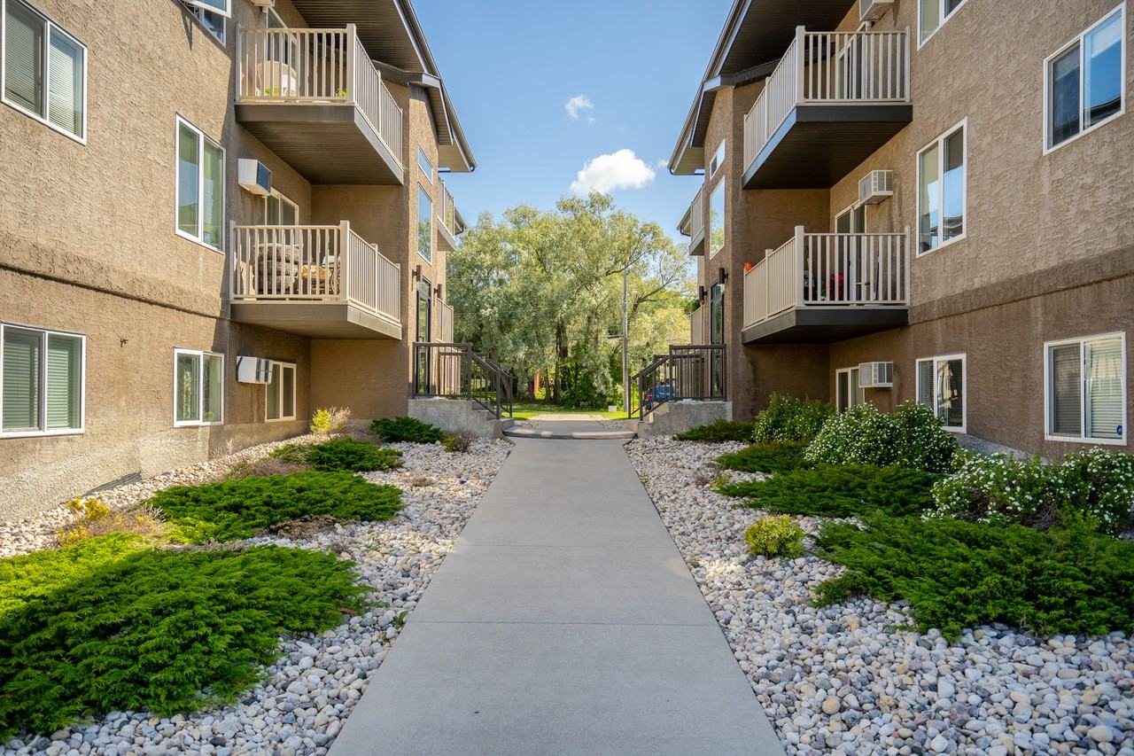 Oakdale Towers - Photo 5 of 8