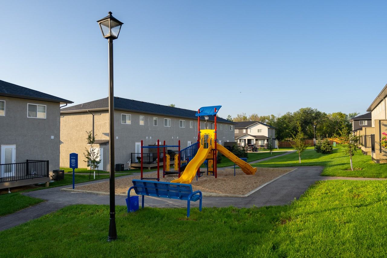 Brighton Heights - Photo 7 of 43