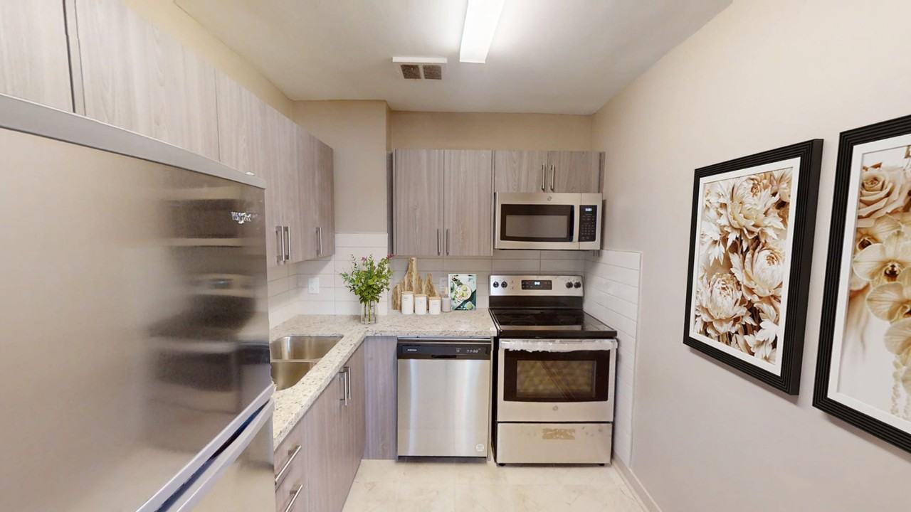 Strathroy Manor - Photo 3 of 19