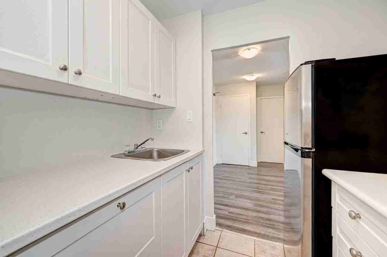 Parkdale Tower Apartments - Photo 6 of 22