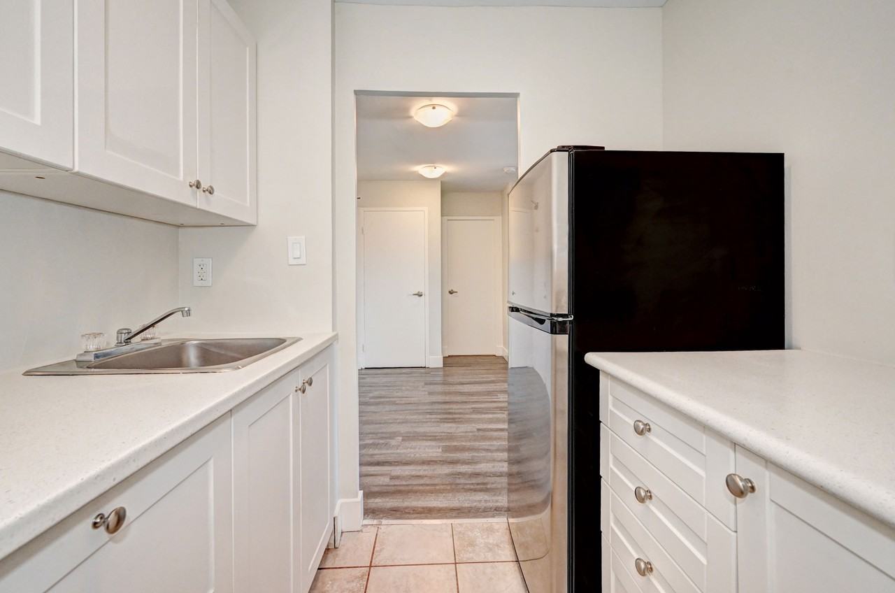 Parkdale Tower Apartments - Photo 7 of 22