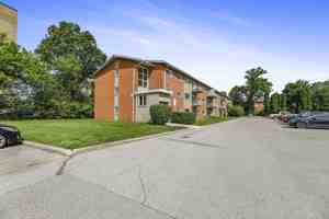featured image of 1420 1420, 1422, 1424 & 1426 Huron Street