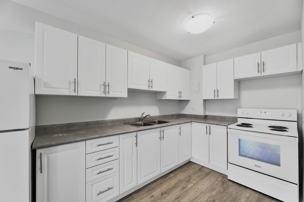 Huron Village Apartments - Photo 7 of 21
