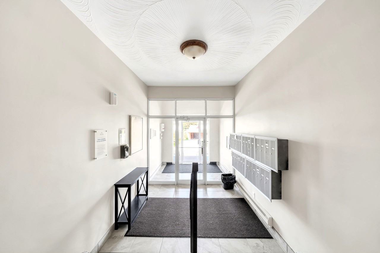 Bayfield Manor Apartments - Photo 6 of 23