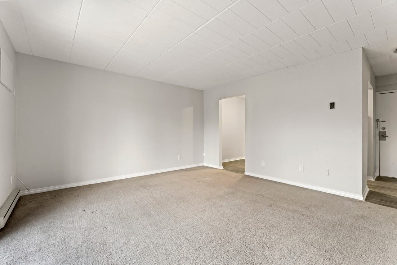 Sun Ray Manor Apartments - Photo 7 of 15