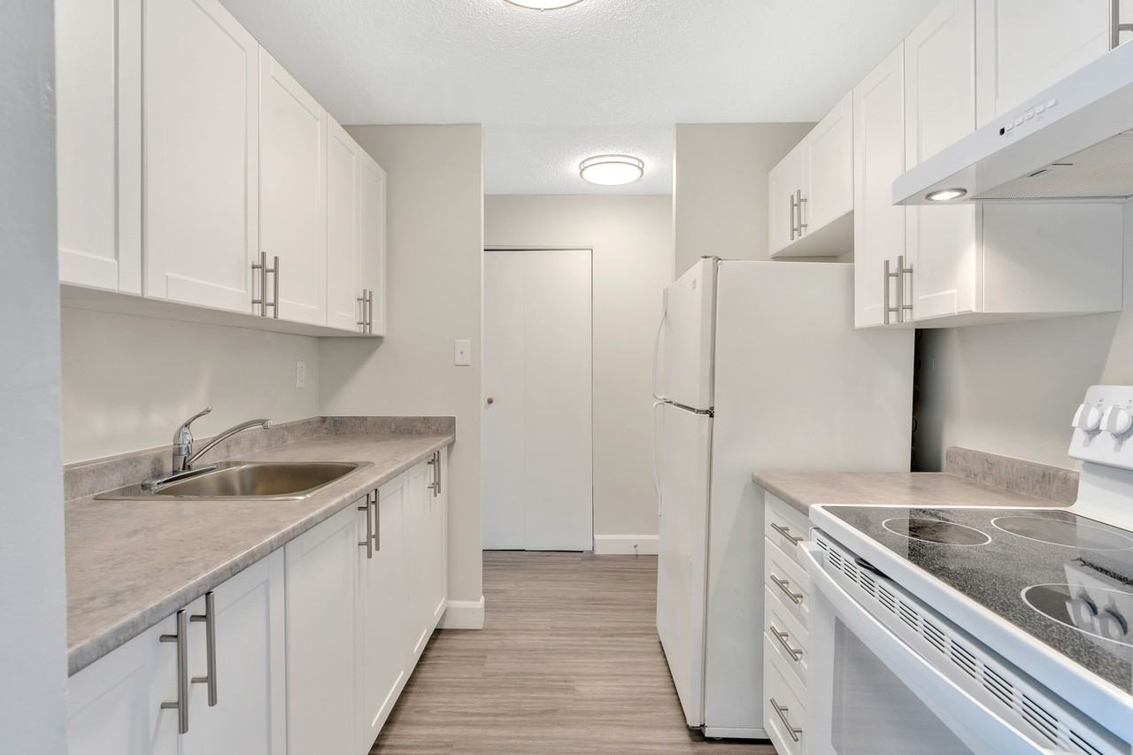 Thomas Apartments - Photo 7 of 23