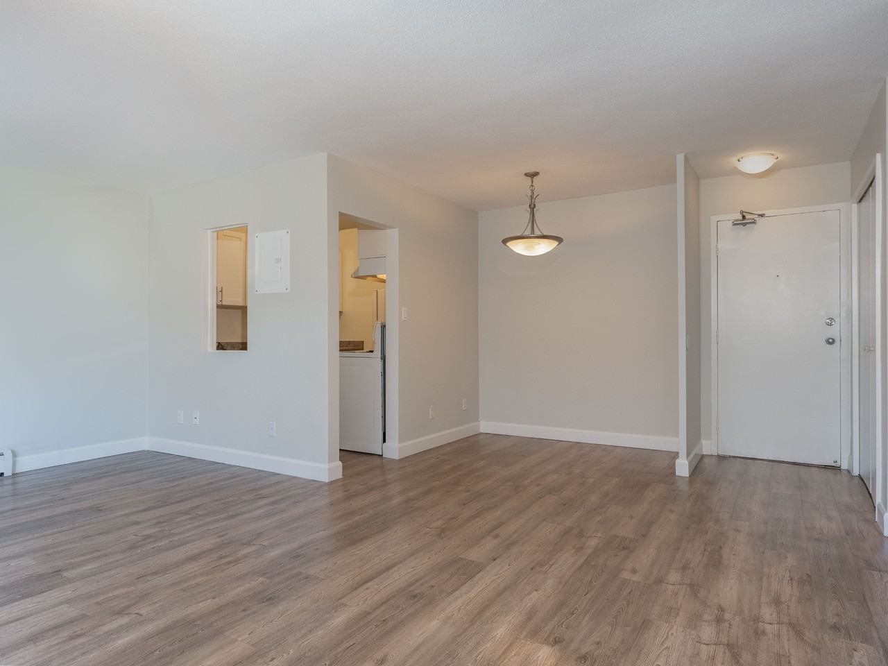 Kingsway & Queensway Apartments - Photo 7 of 24