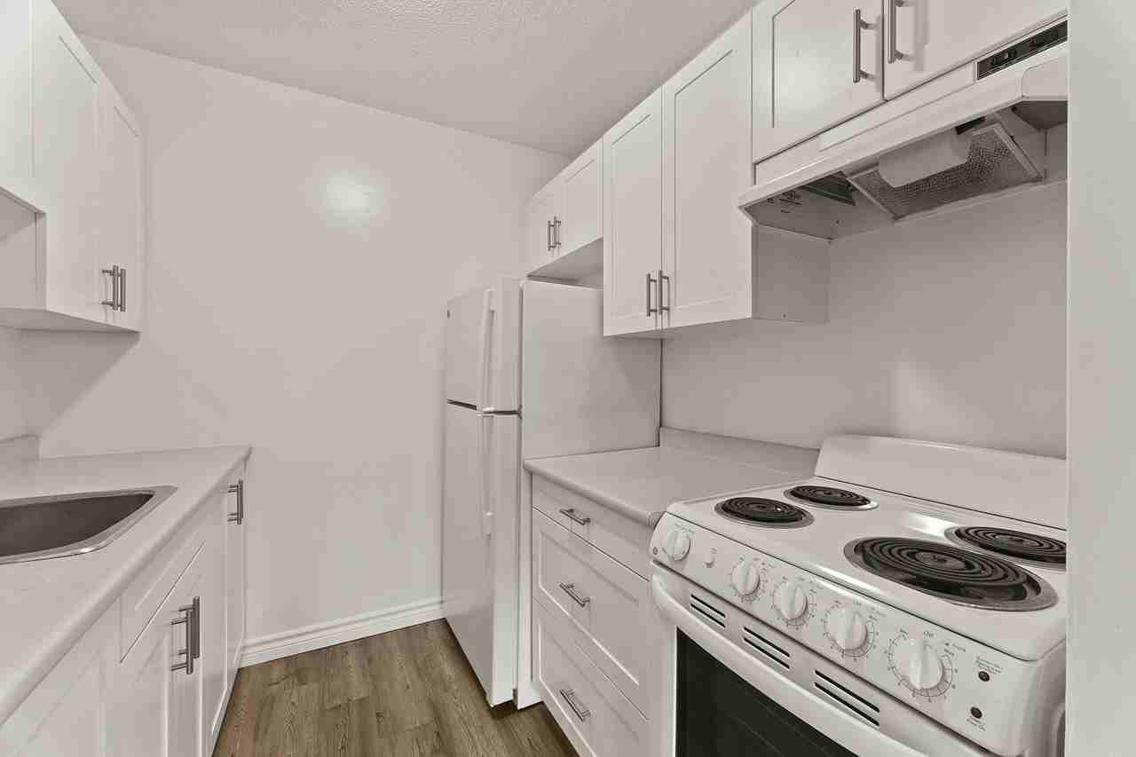 Rivershore Tower Apartments - Photo 5 of 20