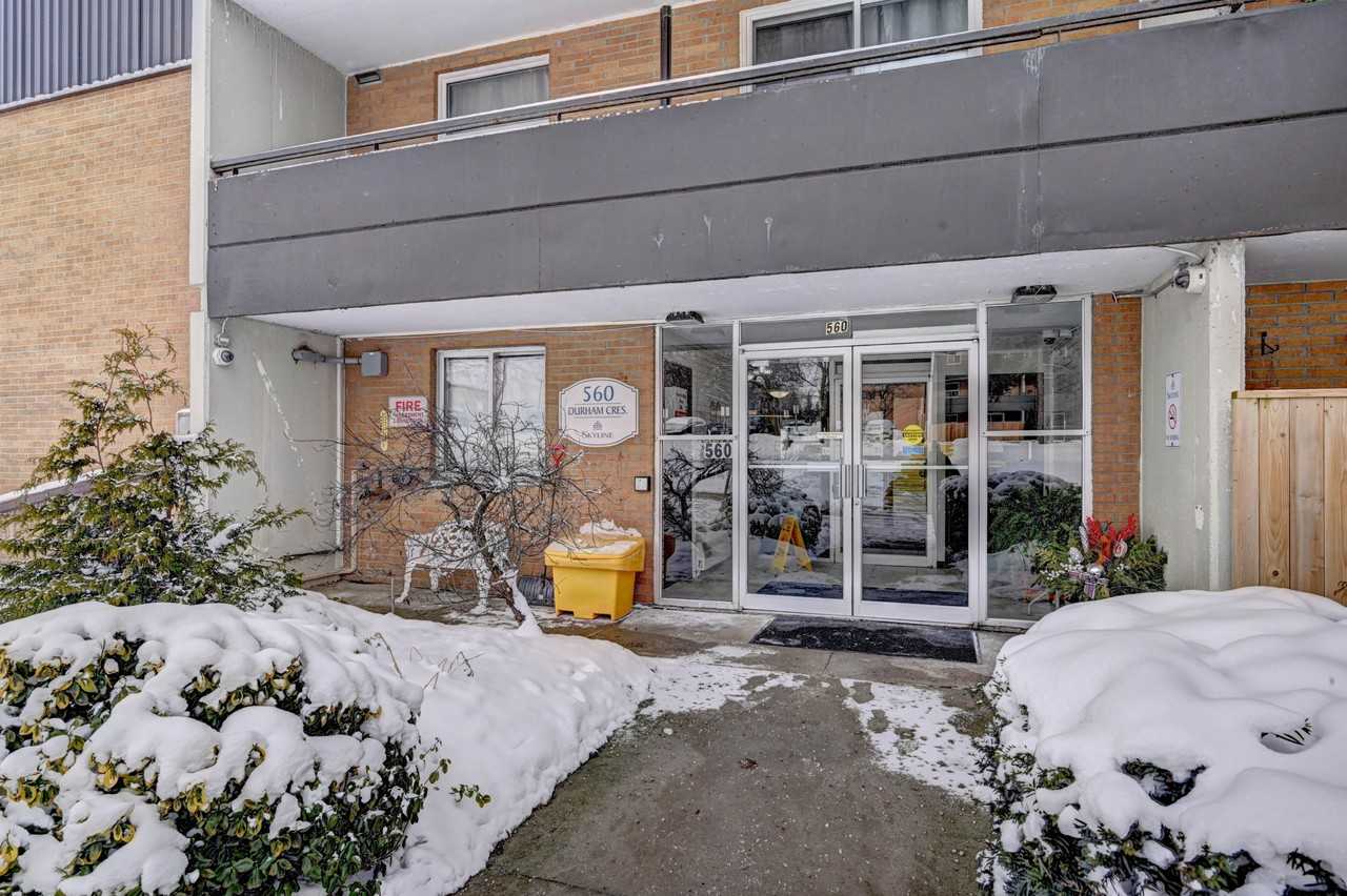 Lakeview Towers Apartments - Photo 4 of 25