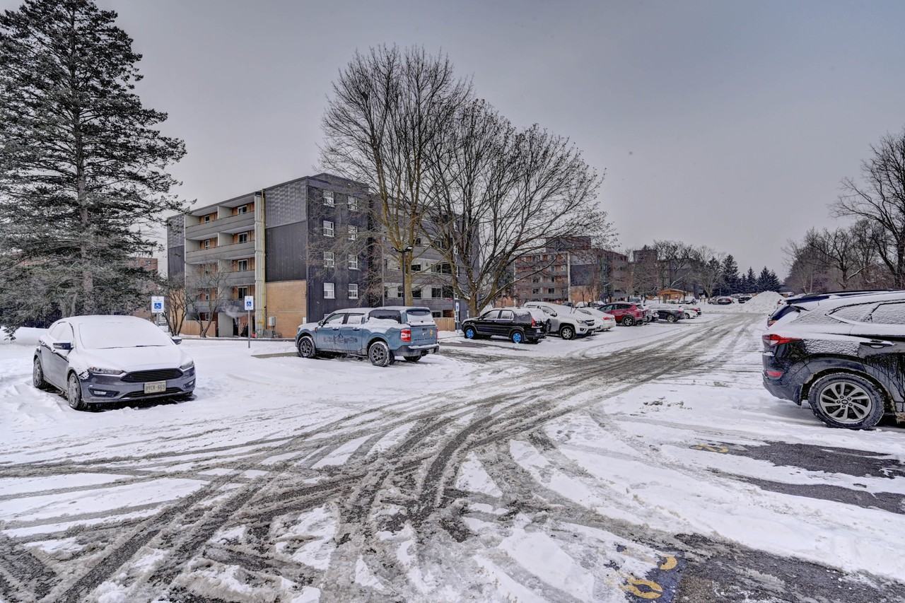 Lakeview Towers Apartments - Photo 5 of 25