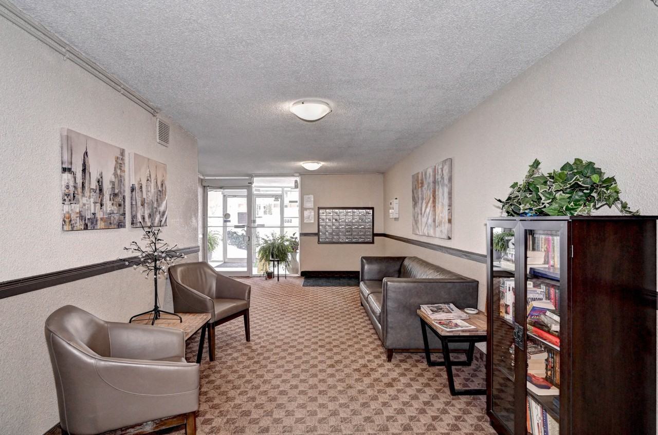 Lakeview Towers Apartments - Photo 4 of 21