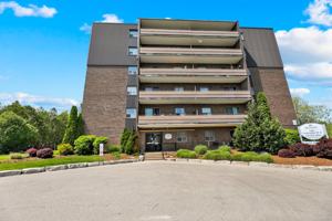featured image of 148 Concession St E