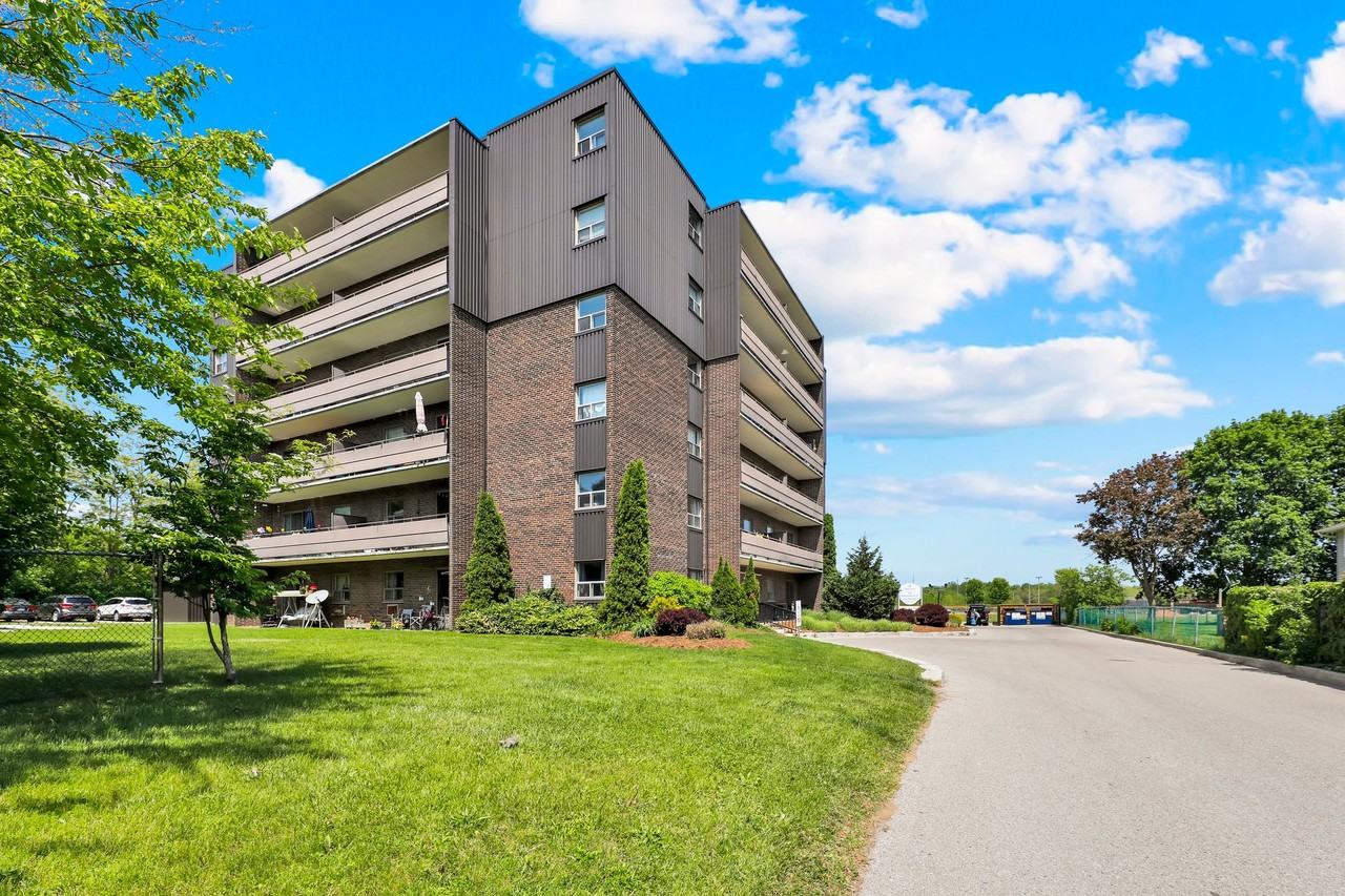 Park Tower Apartments - Photo 4 of 25