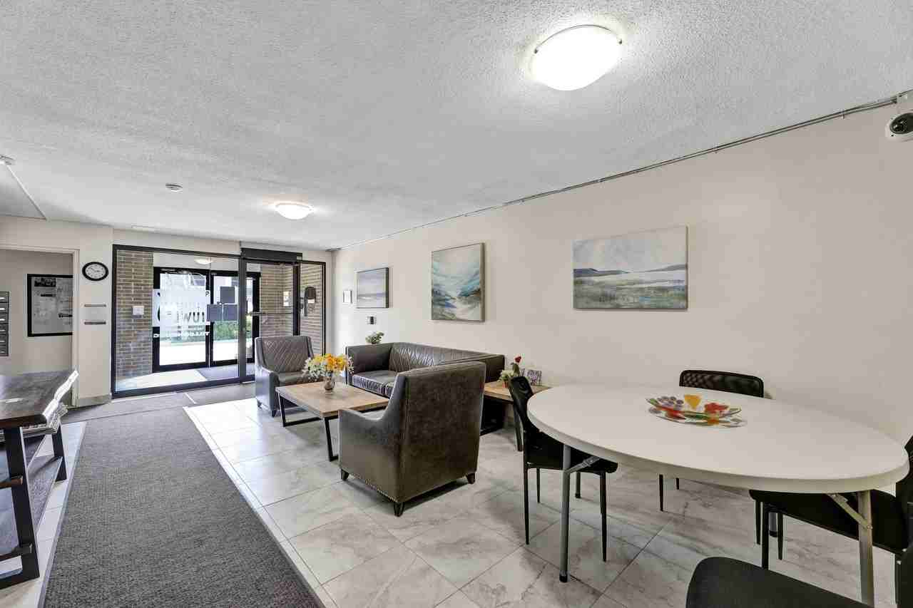 Park Tower Apartments - Photo 7 of 25