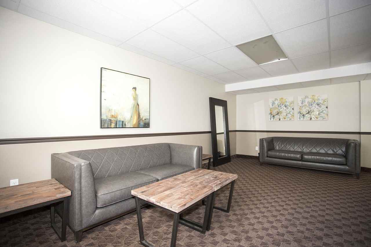 Bristol Place Apartments - Photo 7 of 18