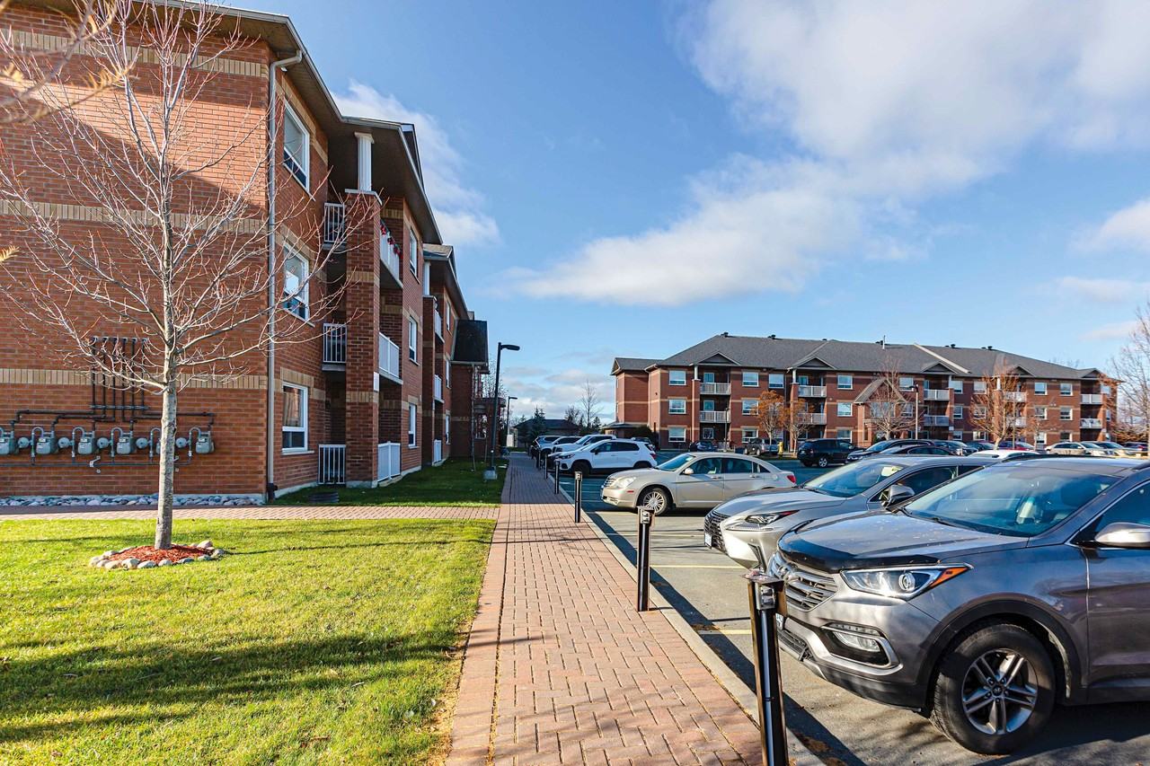 Notre Dame Rental Apartments - Photo 3 of 23