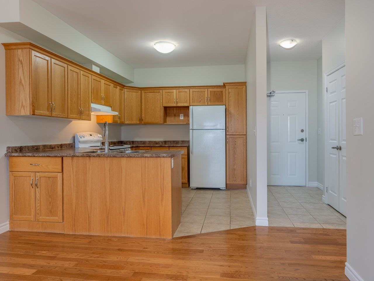 Notre Dame Rental Apartments - Photo 6 of 23